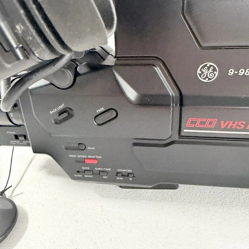 Vintage GE 9-9806 VHS Movie Video System Camcorder POWERS ON AS IS READ DESC.